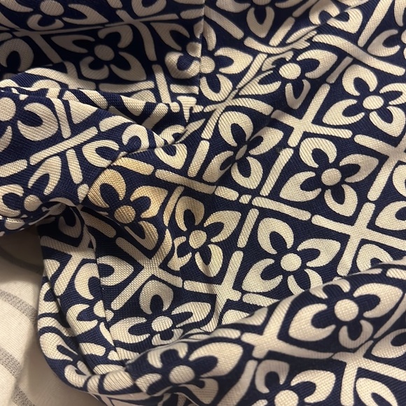 Lilly Pulitzer wrap dress. Size Petite Medium - Picture 6 of 6